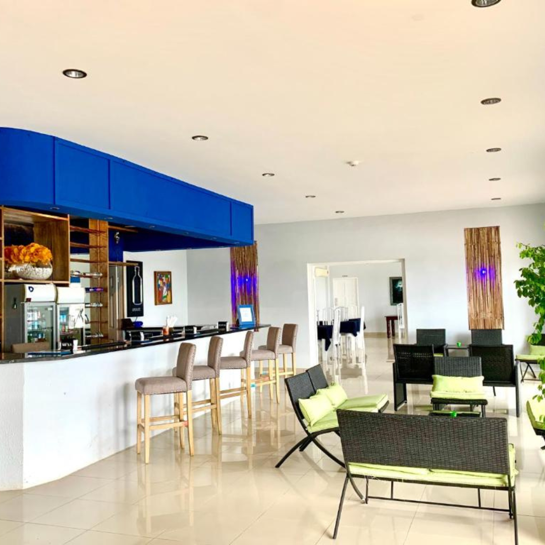 Pasadía para 2 personas + Picada Mixta Para Compartir + 2 Bebidas por $15 en Hotel Eclipse Chame
