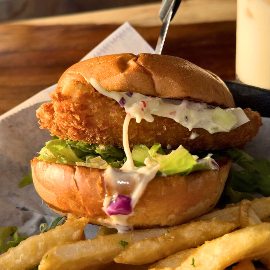2 Burger's de Pescado + 1 Entrada de Almejas o Trio de ceviche + 2 Cocteles por $20 en Praia Veracruz