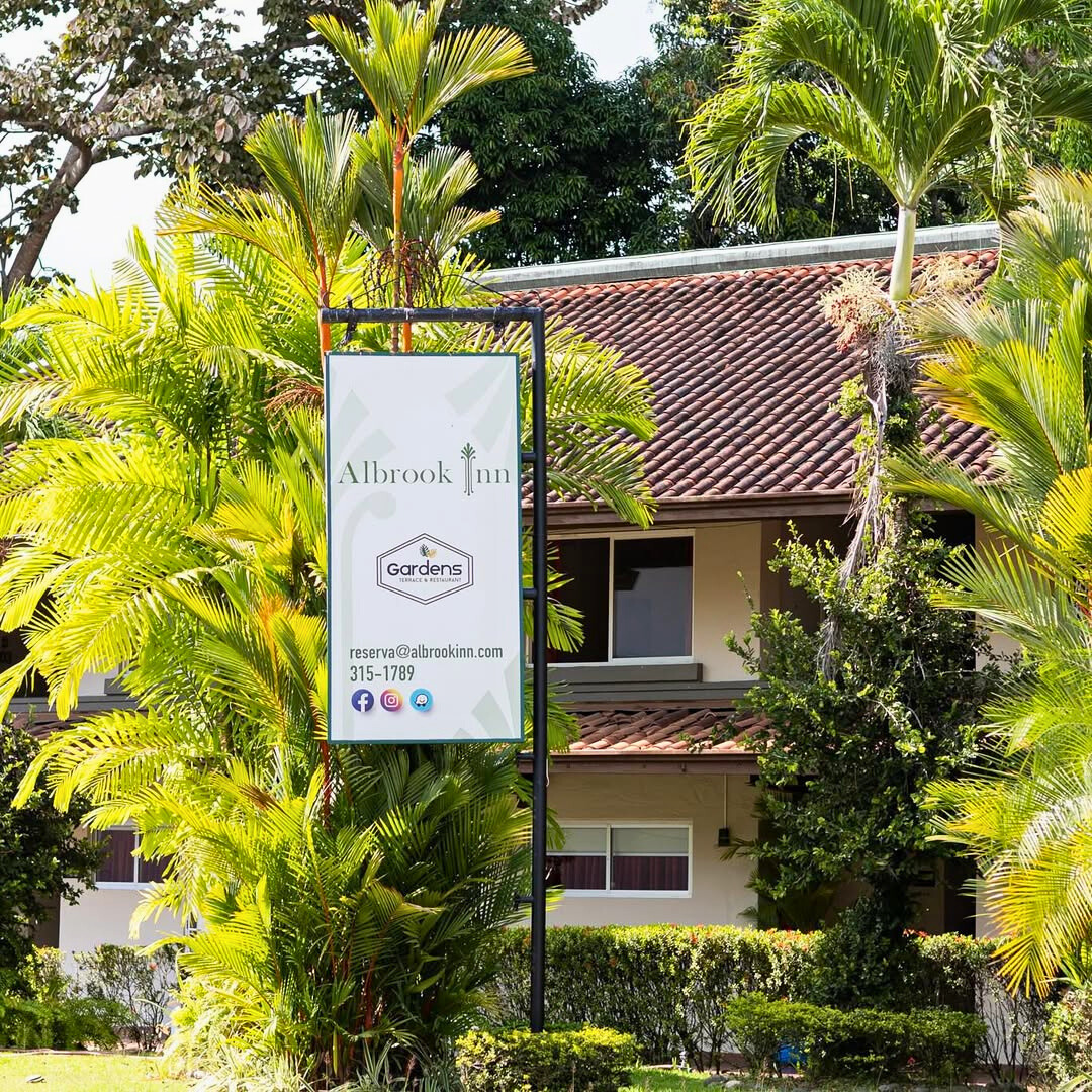 2 Desayunos Patrios + 2 Bebidas + 2 Cáfes por $15 en el Hotel Albrook Inn