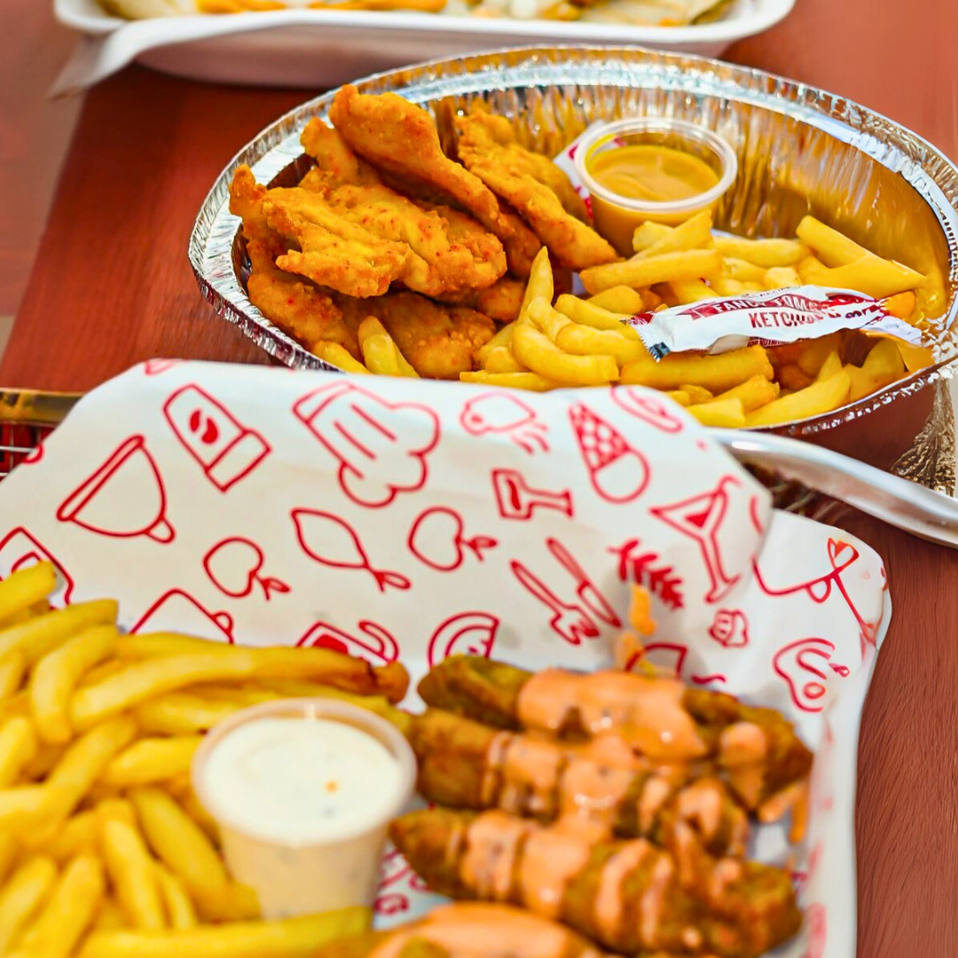 5 Wings o Boneless + Papas Fritas + Salsa a Elegir u Opción de 7 Wings o Boneless desde $4.25 en Wild Wings Pty
