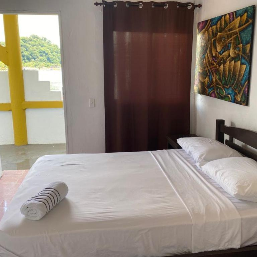 Estadía en Isla Grande con Desayuno, Almuerzo y Cena para 2 Personas desde $130 en Hotel Cocotal
