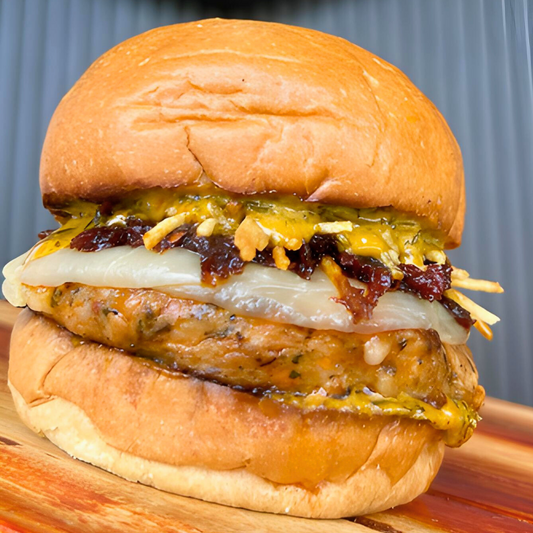 2 Chori-Burgers del Menú + Canasta de Papas Cheddar Bacon + 2 Sodas o Sangría por $15 en The Fresh Grill