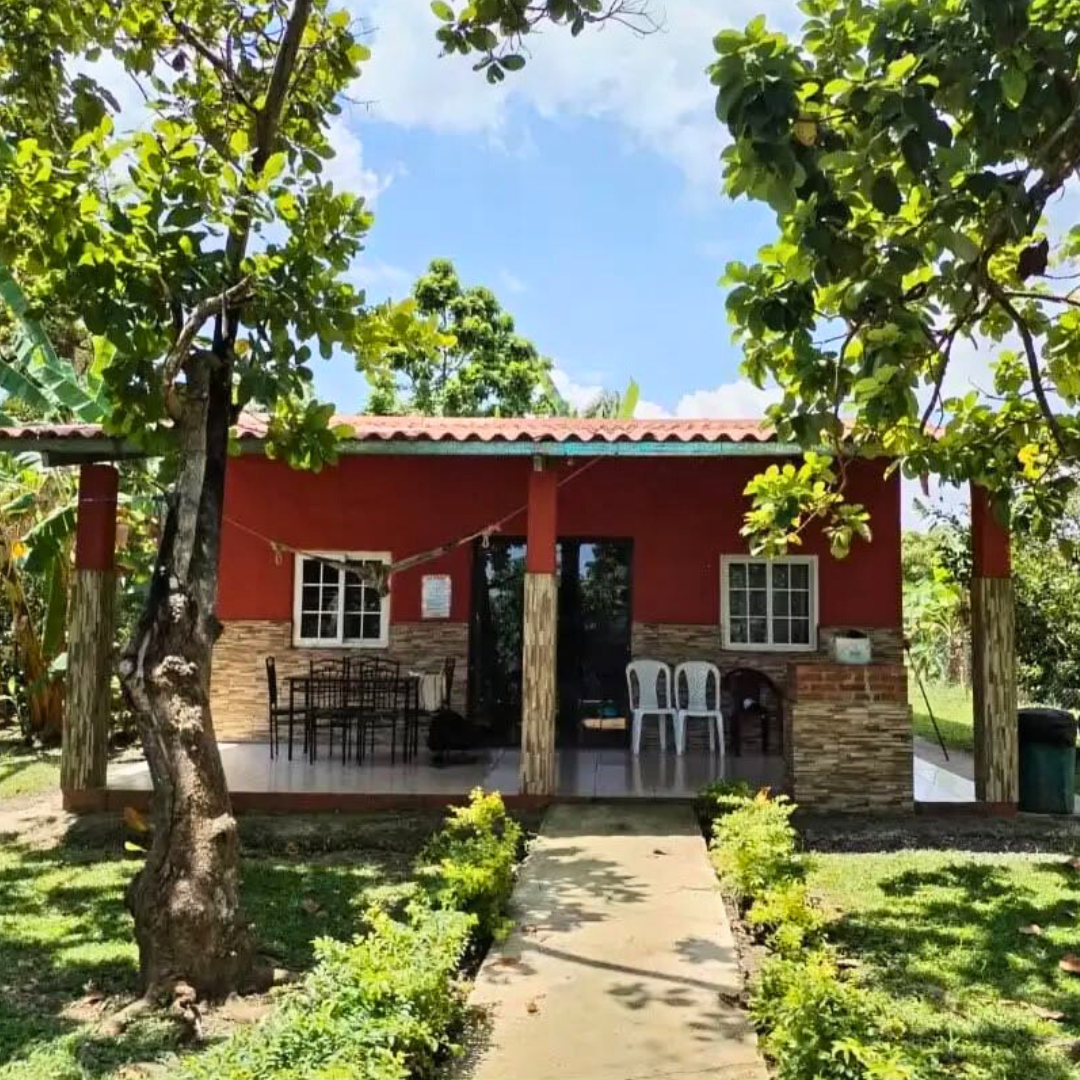 Estadía de 1 Noche y 2 Dias hasta 7 Personas desde $91 en Hotel Cabañas Casita La Ermita
