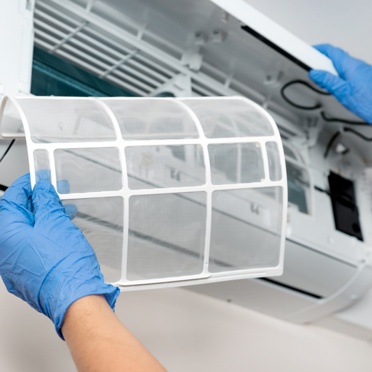 Servicio de Mantenimiento Preventivo para Aires Split (9,000–24,000 BTU) por $17 en Multiservicios Acosta