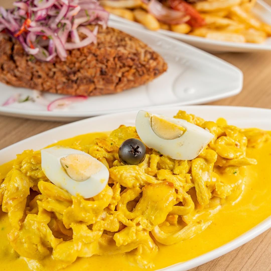 Paga $20 y Consume $40 en todo el menú de comidas y bebidas en Rico Sabor del Perú Brisas del Golf