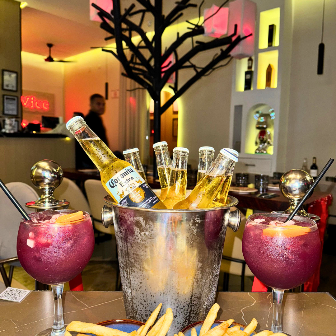 Picada Mixta + Papitas + Cubetazo de Coronitas + 2 Sangrías por $22 en VICE