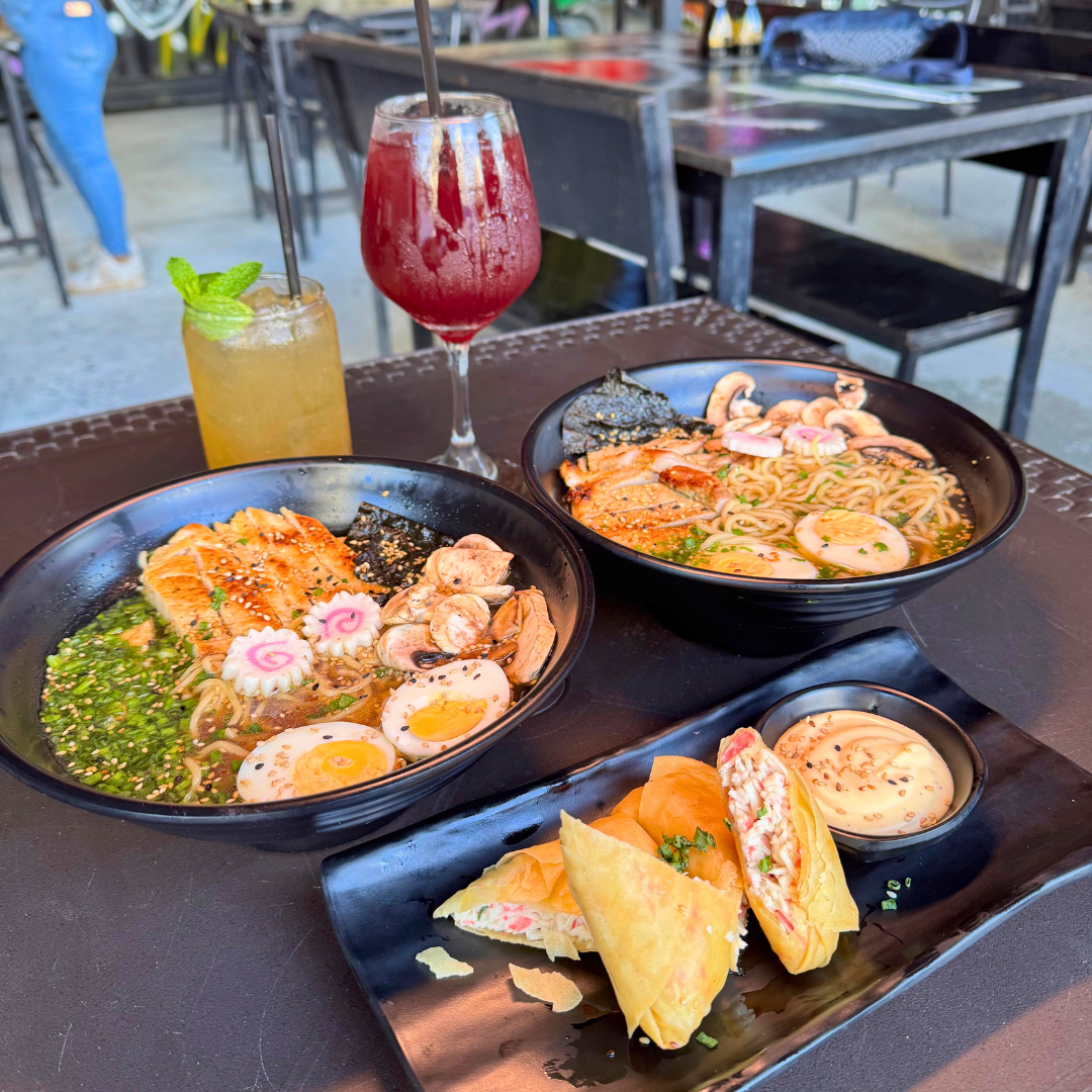 2 Sopas Ramen de Puerco o Pollo + Entrada + 2 Bebidas por $14 en Sushi Street