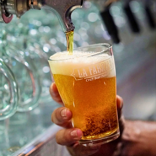 2x1 en Burgers "El Tank" + Platanitos Artesanales + 2 Cervezas por $18 en La Fábrica
