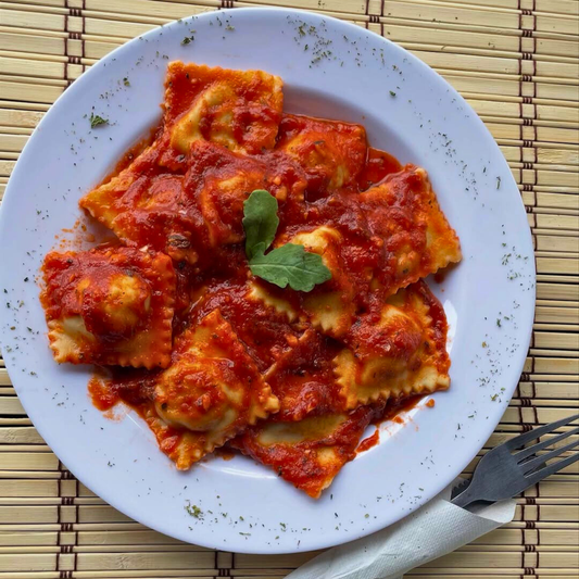 Pagas $10 y consume $20 en el menú de comida y bebidas en Pizzería Mi Casita