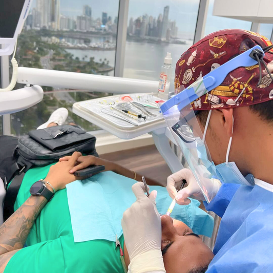 Limpieza Dental con Pulido y Aplicación de Fluor por $14.99 en Clínica Dental La Sonrisa PTY