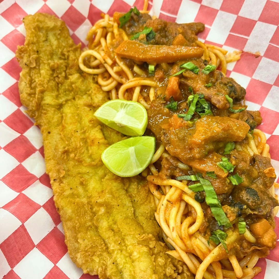 2 Platos Fuertes + 2 Entradas + Orden de Patacones + 2 Bebidas por $15 en Pescao y Limón