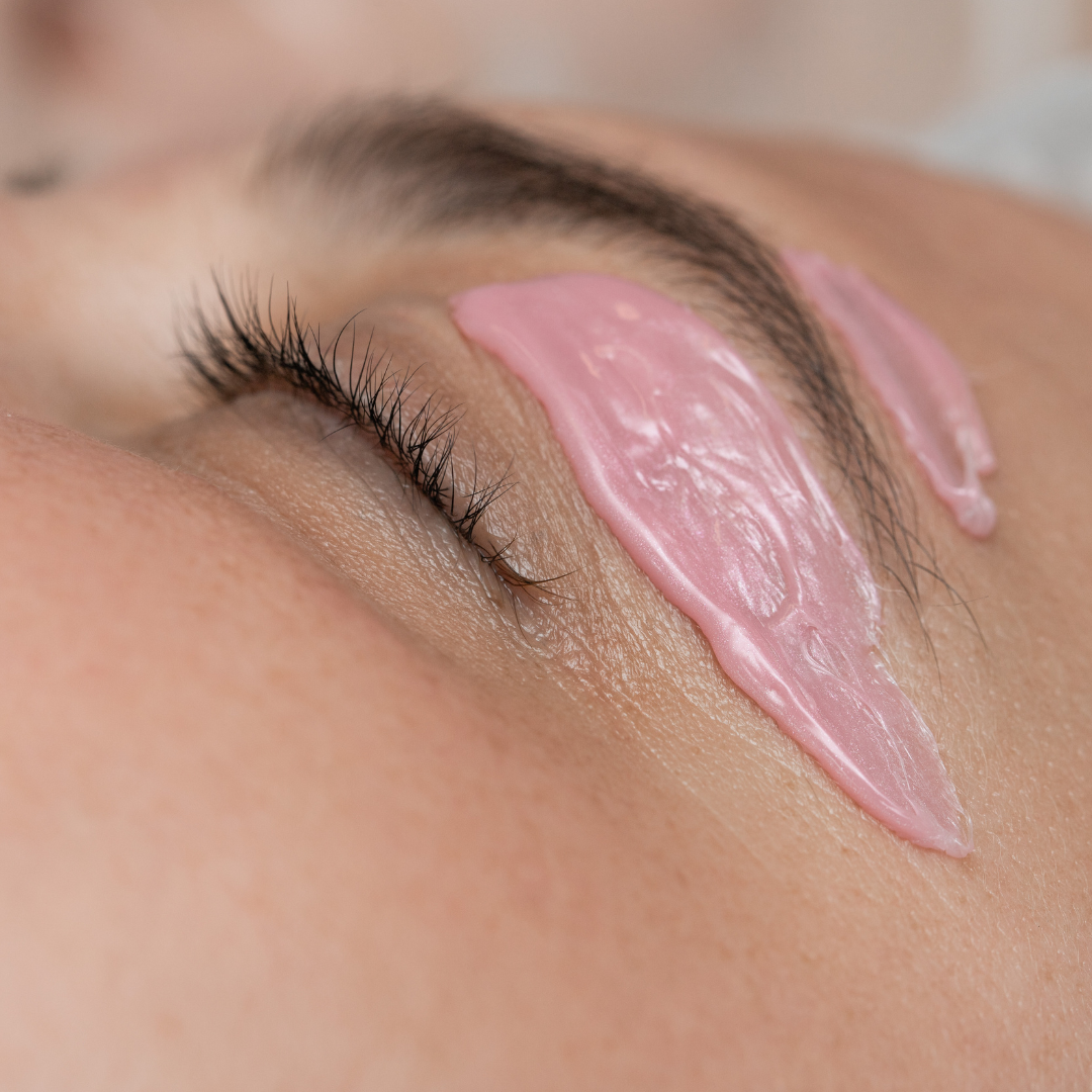 Cejas con Cera + Sombreado + Pestañas Punto a Punto por solo $20 en Vintage Beauty