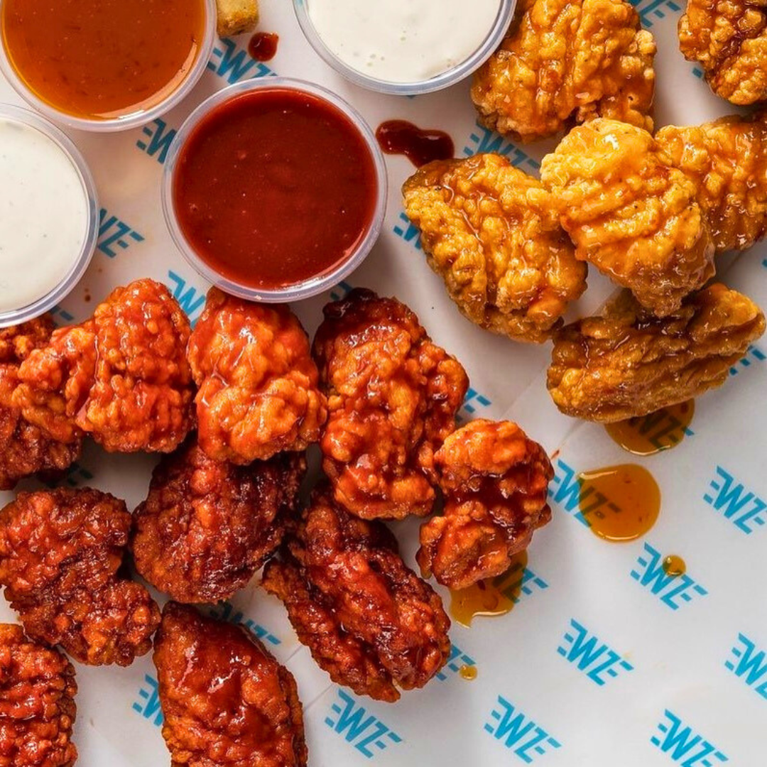 Combo de 20 Boneless + 2 Sodas Refill + Churros para Compartir por $16 en Wing Zone