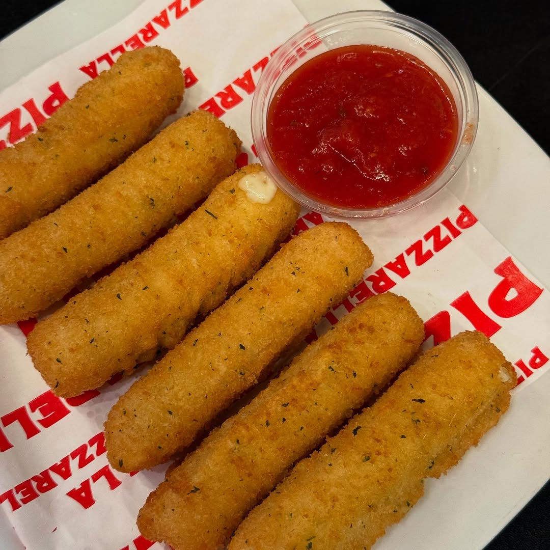 Paga $12 y disfruta $20 en el menú de comidas y bebidas en Pizzarella Clayton