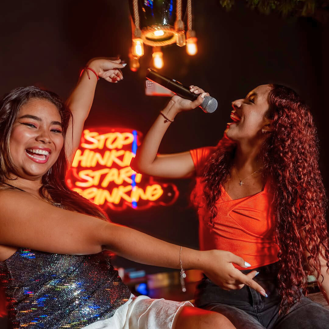 All You Can Eat de Sushi + 2 Copas de Sangría para 2 Personas por $35 en Paradiso Rooftop