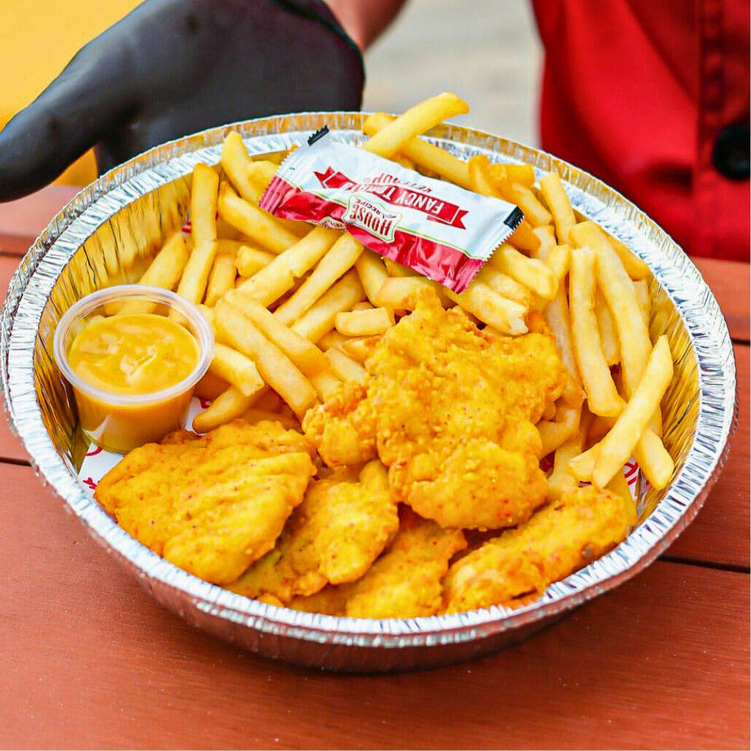 5 Wings o Boneless + Papas Fritas + Salsa a Elegir u Opción de 7 Wings o Boneless desde $4.25 en Wild Wings Pty