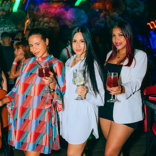 2 Jarras de Sangría por solo $10 en El Nuevo Santana