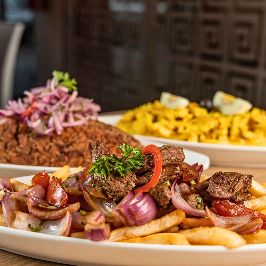Paga $20 y Consume $40 en todo el menú de comidas y bebidas en Rico Sabor del Perú Brisas del Golf