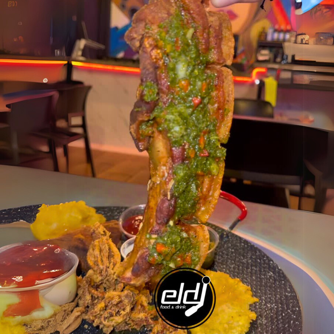 2 Combos de Chicharrones + 6 Wings de Entrada + 2 Cervezas o Sangría por $25 en El DJ