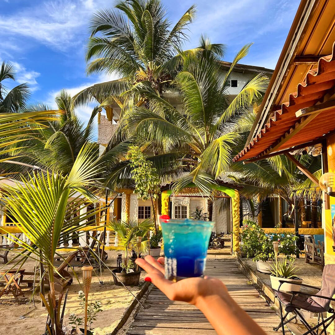 Estadía en Isla Grande con Desayuno, Almuerzo y Cena para 2 Personas desde $130 en Hotel Cocotal