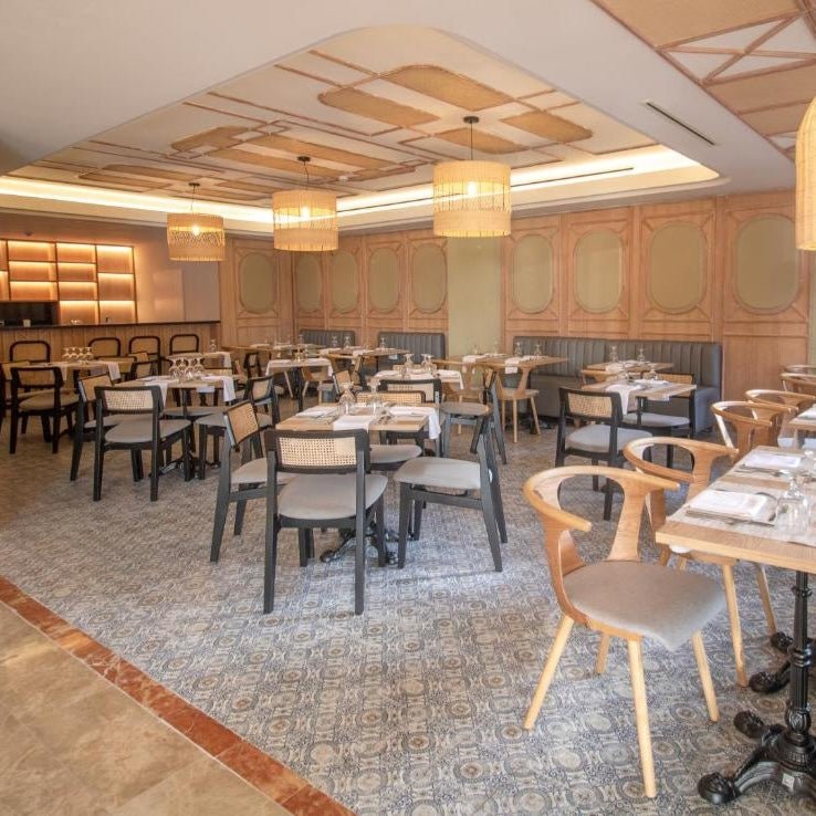 Pasadía para 2 personas + 2 hamburguesas + 2 Bebidas por $30 en el Hotel Faranda Express Soloy and Casino