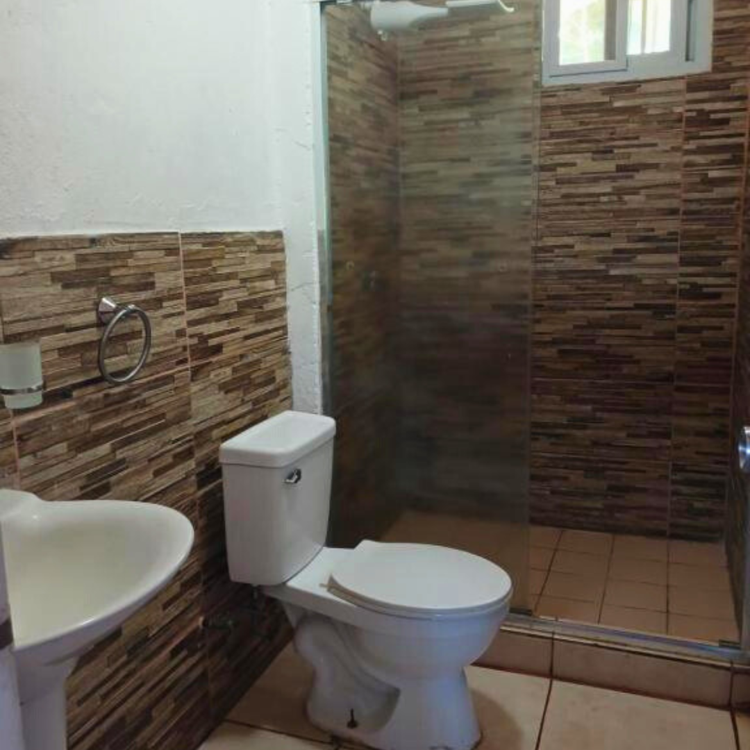 Estadía de 1 Noche y 2 Dias hasta 7 Personas desde $91 en Hotel Cabañas Casita La Ermita