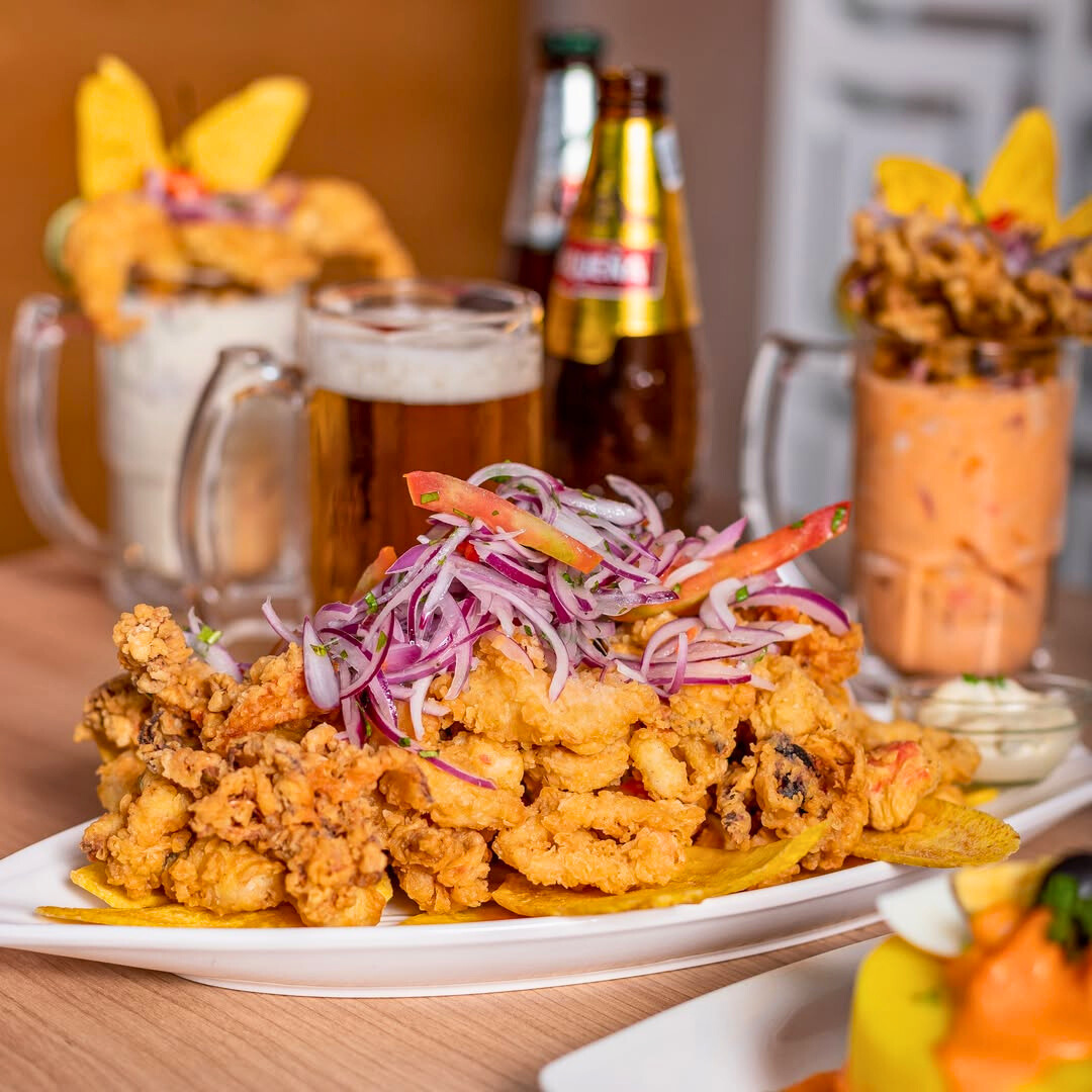 Paga $20 y Consume $40 en todo el menú de comidas y bebidas en Rico Sabor del Perú Brisas del Golf