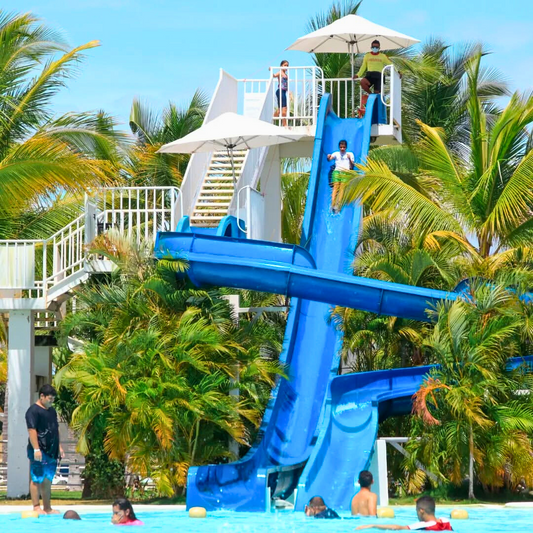 Estadía de 2 días y 1 Noche en Playa Blanca Town Center Suites para hasta 4 personas desde $89 en Beach Houses