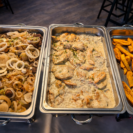 Almuerzo Ejecutivo Buffet para 2 personas por solo $12 en Diva Sport Bar