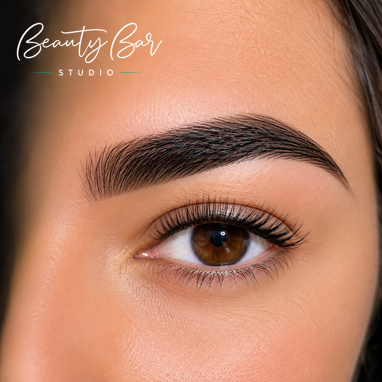 Cejas y Pestañas Perfectas por solo $18 + Depilación de Bozo Gratis en Beauty Bar by Nia
