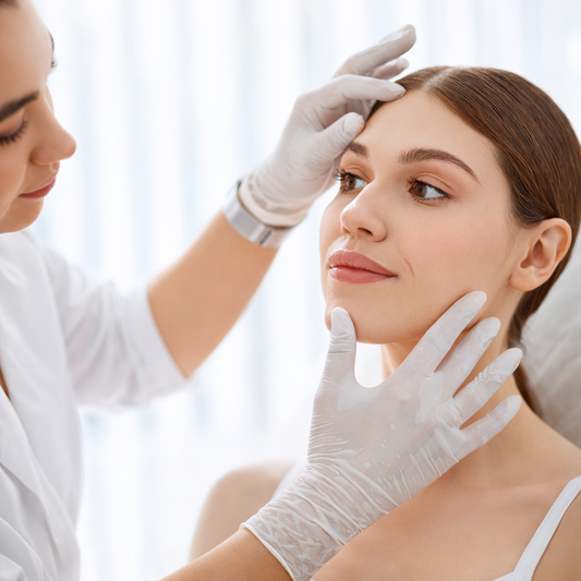 Facial Luxury con Peeling de Renovación de Piel + Diagnóstico Personalizado + Gift Card de Regalo por $75 en The New Body Balance