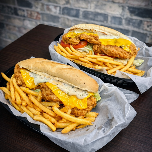 2 Chicken Sandwich + Entrada + 2 Bebidas por solo $15 en Alitas Salvajes Pub