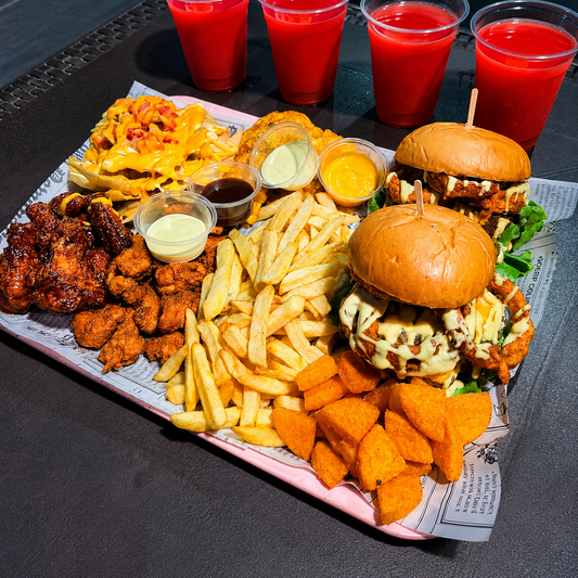 2 Burgers Cargadas + Wings + Chicken Pops + 4 Acompañamientos + 4 Bebidas por solo $18 en Crazy Cheese