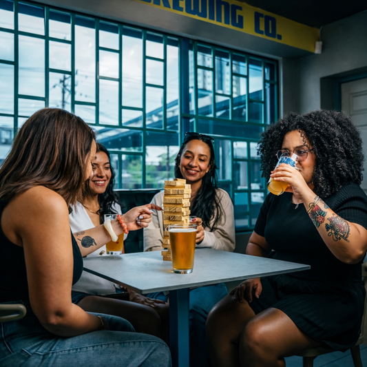 Cata de 4 Cervezas Artesanales + Vaso Pinta por solo $10 en El Perico Mañoso