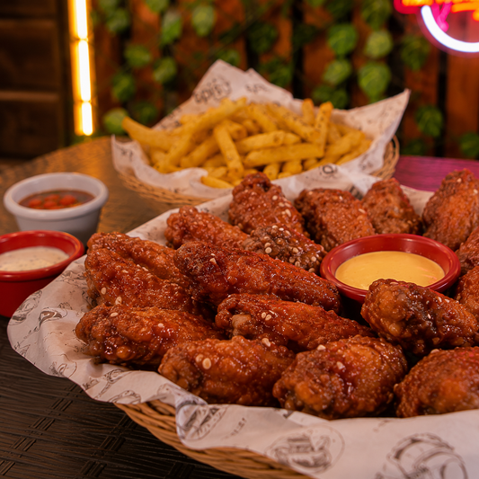 20 Wings + Papas Fritas por solo $14 en Bistro Feeling