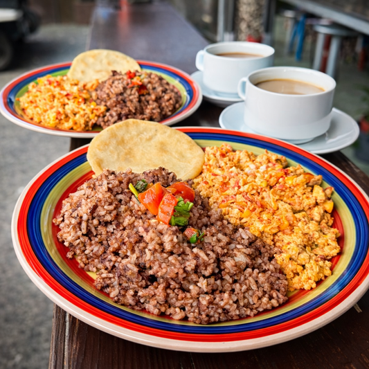 2 Desayunos Colombianos “Calentado” + 2 tazas de café por solo $8 en Donde La Paisita