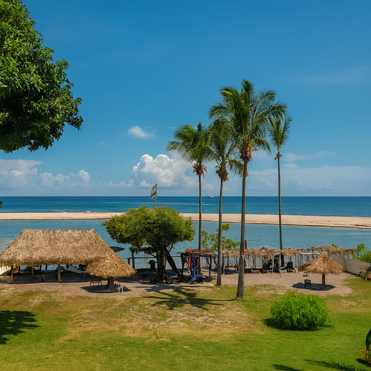 Day Pass con Piscina + Almuerzo y Bebida por $13 en La Perla del Pacífico