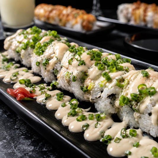 3 Sushis + 2 Entradas de Gyozas y 2 Bebidas por $15 en Sushi Street