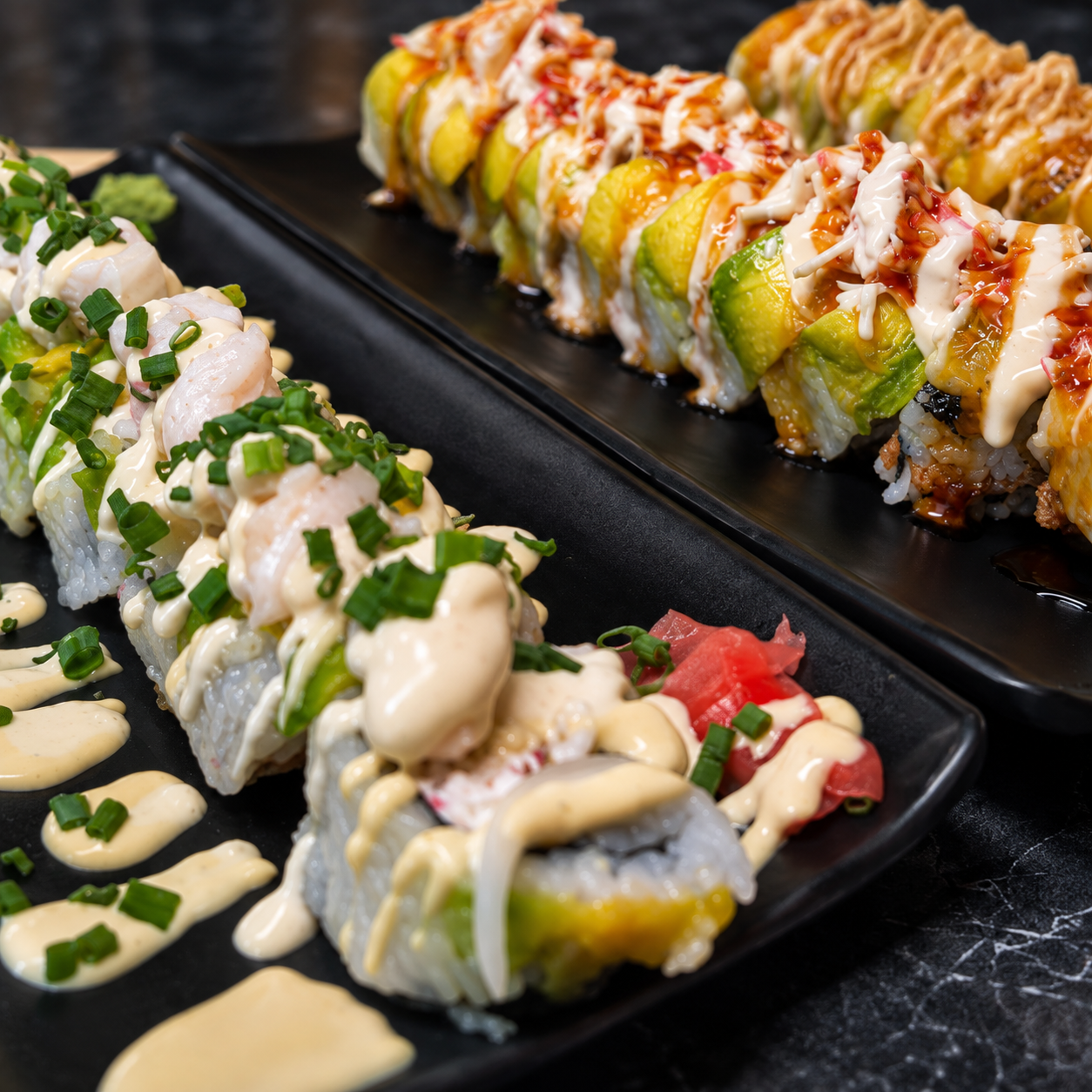 3 Sushis + 2 Entradas de Gyozas y 2 Bebidas por $15 en Sushi Street