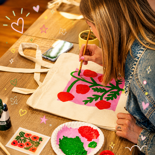 Taller de personalización creativa + 2 productos incluidos por $15 en Gifts and More