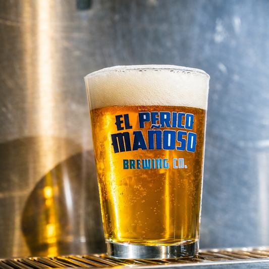 Combo Mañoso: Nachos + 2 Tacos de Carne + 2 Cervezas o Sodas por $20 en El Perico Mañoso