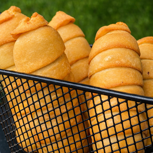 2 TequeBurgers + Orden de 5 Tequeños + 2 Té Fríos por $15 en Tequeños Panamá