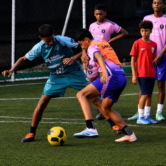 1 Mes de Entrenamiento de Fútbol para Niños y Jóvenes desde Sub6 hasta Sub16 por $25 en Sánchez Soccer Academy