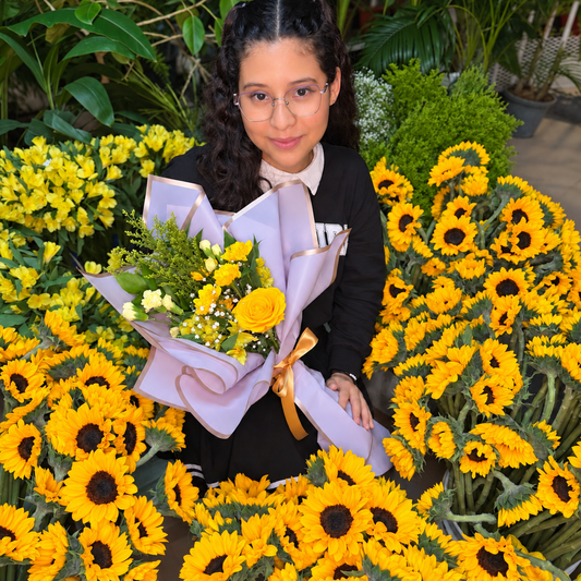 Ramos de Flores Amarillas: Elige 1 o 2 desde $10 en Hogar Verde