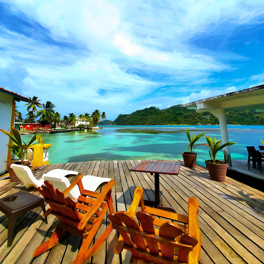 Pasadía de Playa + Comidas y Bebidas en Isla Grande para 2 Adultos + 3 Niños por $65 en el Hotel Cocotal