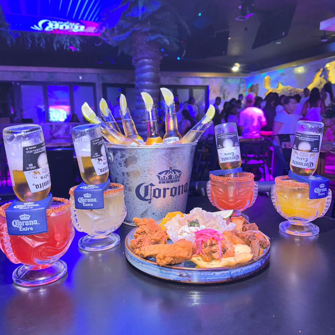 Picada Tropical + 4 Margarotas + Cubetazo de Coronitas por solo $25 en Diva Tropical Lounge