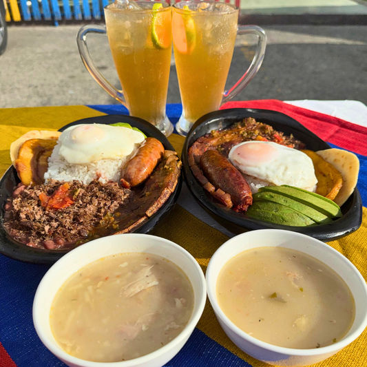 2 Bandejas Paisas + 2 Consomé de Pollo + 2 Bebidas de la Casa por $16 en Donde la Paisita