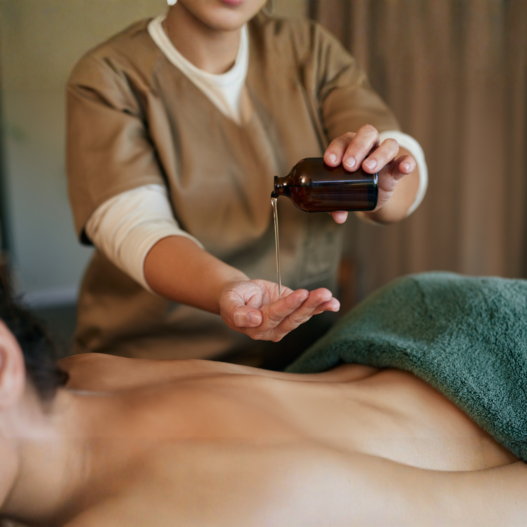 Masaje Relajante Cuerpo Completo + Hidratación Facial + Aromaterapia por $14.99 en Elara Beauty Spa