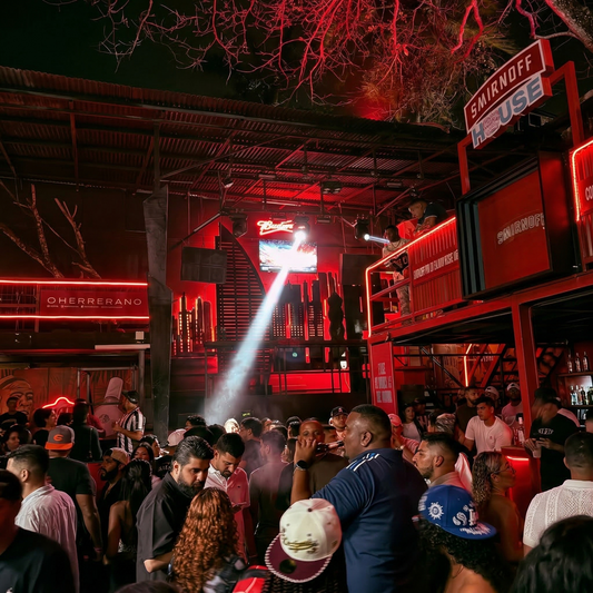 5 Cócteles Tropicales + Entrada a Chill Out por solo $5 en Drink Stop Downtown Amador