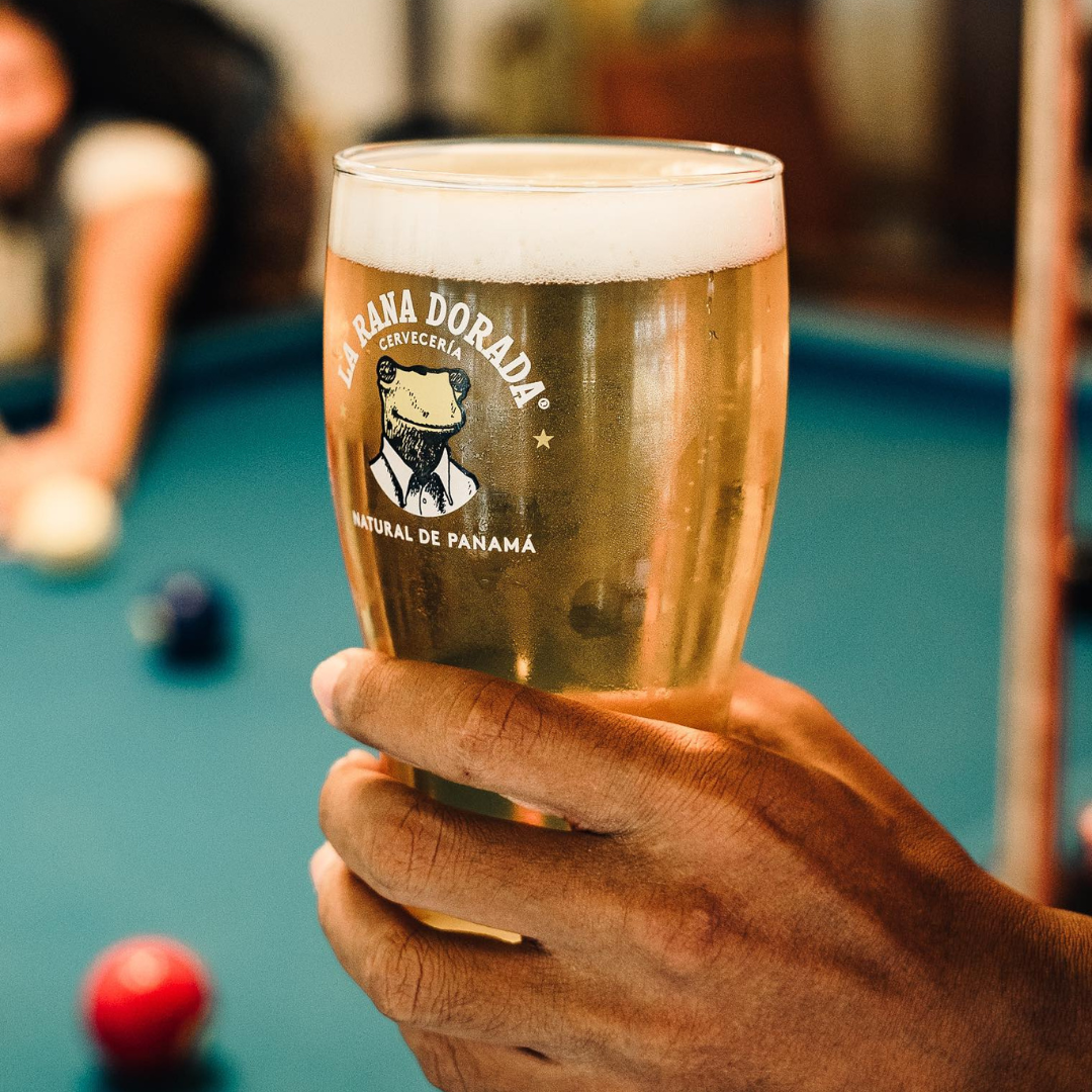 Jarra De Cerveza Clásica + Pizza desde $20 en La Rana Dorada de Condado del Rey